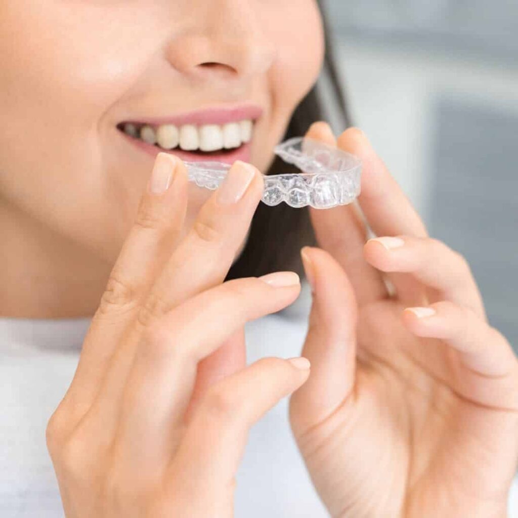 ¿Cómo funciona Invisalign?. Tratamientos de Ortodoncia Invisible. CEM Valderas Clinica Dental en Alcorcón