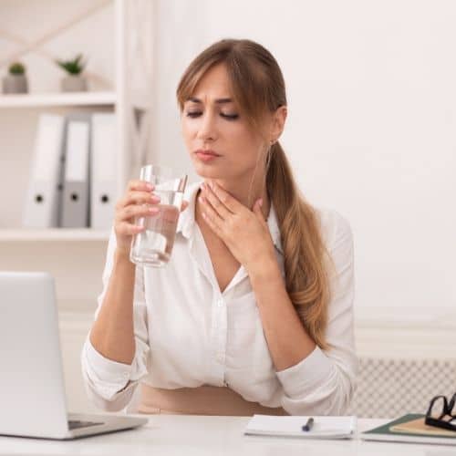 dolor de garganta y boca seca