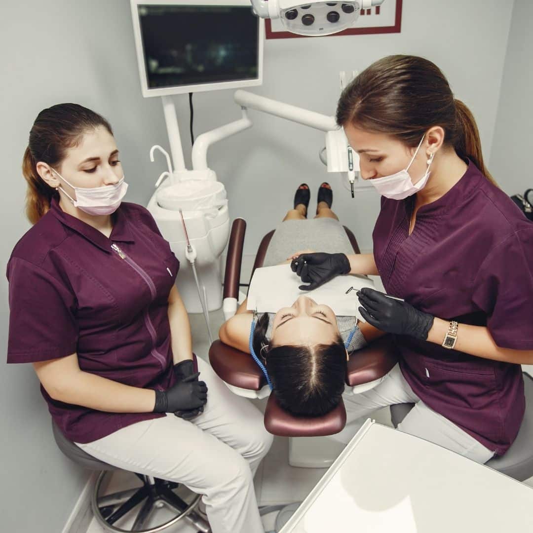 ¿Que es la pericoronitis? Tratamiento, signos y síntomas