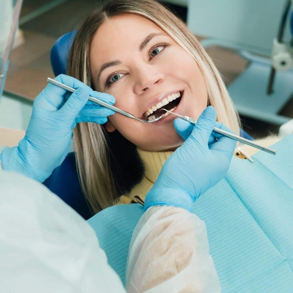 ¿Qué son las encías retraídas?