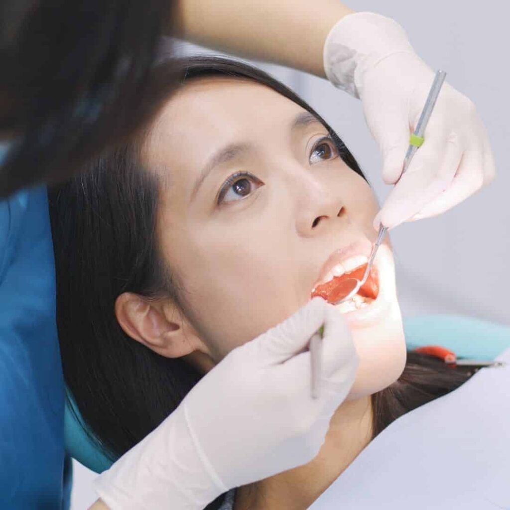 retracción de las encías