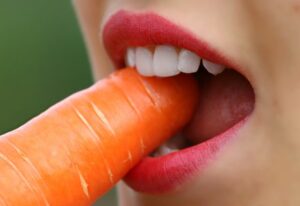 Alimentos saludables que, en exceso, perjudican tus dientes