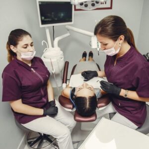 ¿Que es la pericoronitis? Tratamiento, signos y síntomas